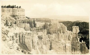 UTAH SCENE IN BRYCE CANYON NATIONAL PARK UNION PACIFIC OLD REAL PHOTO POSTCARD - Picture 1 of 2