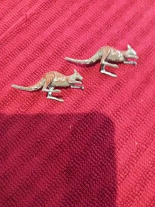 Britains Zoo. 2 Baby Wallabies In Great Original Condition. No: 950. combine pp - Picture 1 of 2