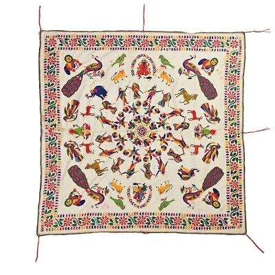 Tapiz antiguo diseño pavo real Gujrati bordado a mano, 5,9 X 5,9 pies vintage Foto 1 de 4