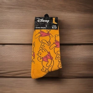 Calze Winnie the Pooh nuove - gialle con Winnie The Pooh dappertutto. Carino. Disney - Foto 1 di 2