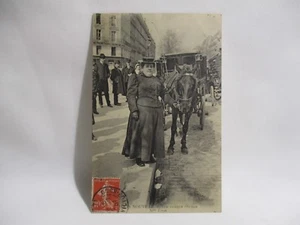 CPA ANCIENNE CARTE POSTALE 75 PARIS LES FEMMES COCHER MADAME VERON POSTCARD - Picture 1 of 2