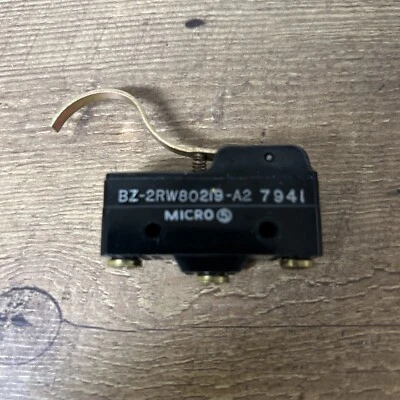 Micro Switch Honeywell BZ-2RW80219-A2 7941 Switch - Image 1 of 4