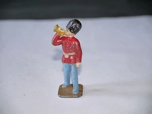 FIGURINE EN PLOMB  HORSE GUARD CLAIRON - Picture 1 of 2