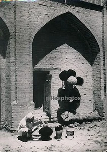 OUZBEKISTAN c. 1950 - Marchand de Coiffures - DIV235 - Picture 1 of 2