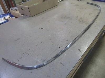 Mercury Meteor 600 1961 2 puertas exterior ventana trasera moldura inferior Foto 1 de 4