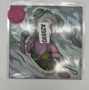 Melanie Martinez MILK OF THE SIREN Limited 7” Single Urban Outfitters Exclusive - Picture 1 of 2