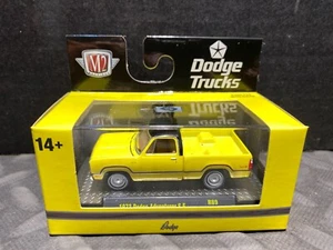 Dodge Adventurer S.E. 1972 1/64 M2 Camioneta pickup amarilla con tapa negra - Imagen 1 de 3