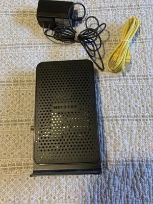 Módem de cable dos en uno NETGEAR C3700 DOCSIS 3.0 600Mbps + Router WiFi Foto 1 de 4