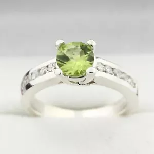 14K White Gold Natural Green Peridot and Diamonds Handmade Solitaire Ring - Picture 1 of 5