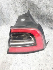 2017-2023 Tesla Model 3 Y LED Tail Lamp Outer Rear Right Passenger Side OEM - Bild 1 von 6