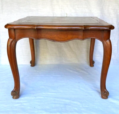 Mesa antigua vintage de madera de caoba con patas descapotables superiores - ¡Rara!! Foto 1 de 3