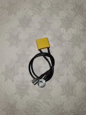 Condensatore esterno per ciclomotori con accensione a puntine elaborati e non - Immagine 1 di 2