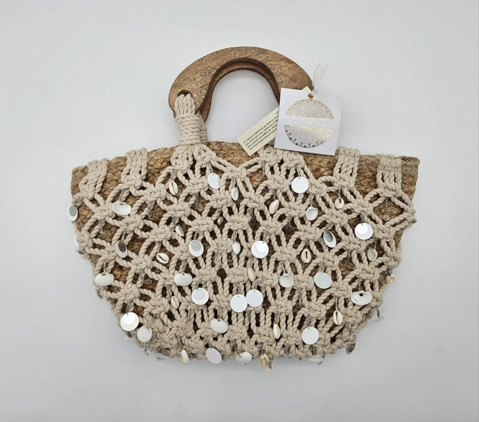 Bolso de mano hecho en la India Seashell, asas de madera, conchas genuinas, cuentas cosidas a mano Foto 1 de 4