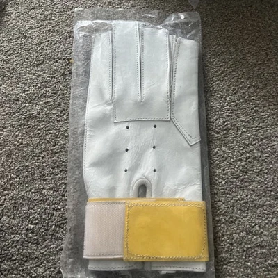 Hammer Throwing Glove - Right Hand - Competition - Athletics - Image 1 of 2