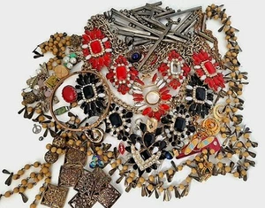 vintage JUNK JEWELRY LOT 1 lb. 7 oz. Craft Supplies Repair Parts Art MIXED - Picture 1 of 12
