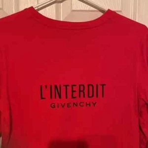 $650 Designer Rare GIVENCHY Men Red Slim Fitted Logo Print Long Sleeve Tee Top M - Picture 1 of 6