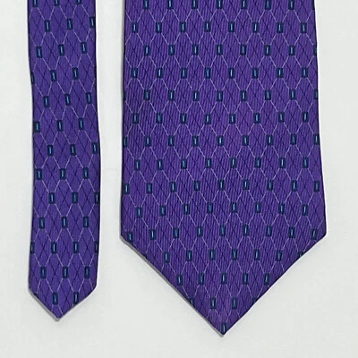 Corbata Van Heusen púrpura geométrica hecha en EE. UU. 100 % seda 58" x 4" Foto 1 de 4