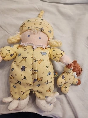 Carters John Lennon Amor Real Bebé Muñeca Peluche Rubia Lovey Sonajero Peluche Yoko Ono Foto 1 de 4