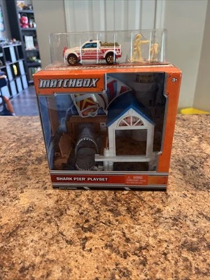 New Matchbox Shark Pier Playset 2012 With Figurines & Diecast Car Rare 👀 Look - Image 1 of 4