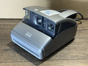 Polaroid One Instant Film Camera Gray 600 Series Auto Flash Vintage 1996  - Picture 1 of 6