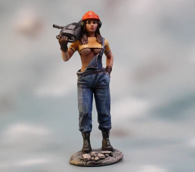 ⭐Estatuilla de plástico en miniatura coleccionable de acción Work Girl. 54mm 1/32 PINTADO⭐ Foto 1 de 4