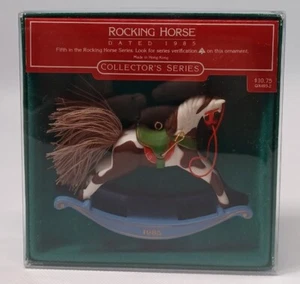 Hallmark Keepsake Series Ornamento 1985 Rocking Horse quinto de la serie - Imagen 1 de 3
