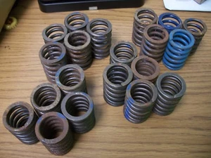 Conjunto de 20 resortes de válvulas del motor. 1739534 41127 Daimler Chrysler - Imagen 1 de 1
