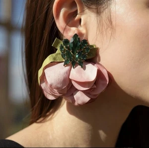 Anthropologie Blume Ohrringe Stoff Stoff Seide Kristall Schleife Statement Blütenblatt - Bild 1 von 10