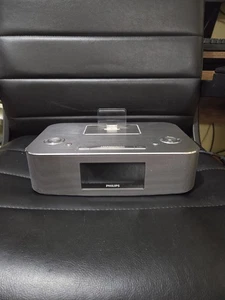 Philips DC291/37 iPod/iPhone Speaker Dock (Silver) New Old Stock - Picture 1 of 8