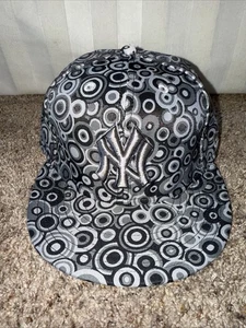 NEW YORK YANKEES FITTED NEW ERA 59/FIFTY HAT CAP SIZE 7 CROP CIRCLES GREY BLACK - Picture 1 of 7