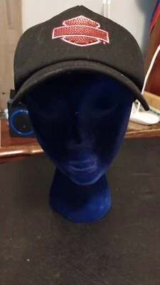 BONITA Harley-Davidson™ ~ Sombrero con barra y escudo rosa brillante brillante ~ Bordado  Foto 1 de 4