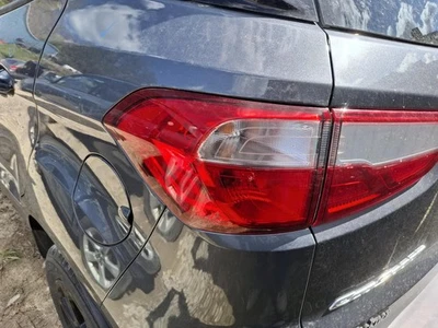 Conjunto de luz trasera exterior izquierda usado se adapta a: Ford Ecosport SE 2018 lente roja brillante Foto 1 de 4