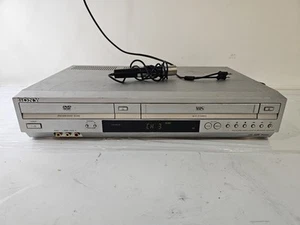 Sony SLV-D370P - DVD / VCR Player - VHS Recorder - Bild 1 von 16