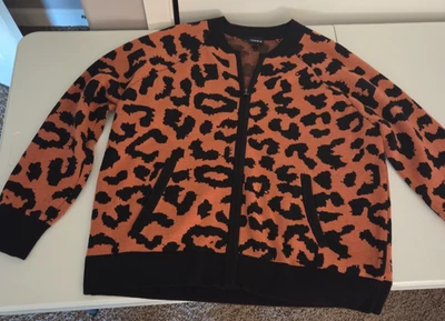 Cárdigan para mujer tórrido talla 0 estampado animal leopardo cremallera bombardero suéter bolsillos Foto 1 de 4