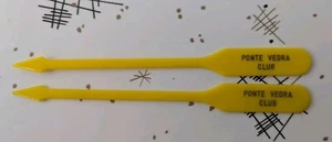 Vintage Pair Of Point Vedra Club Yellow Cocktail Stirrer Swizzle Stick - Picture 1 of 3