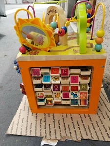 ENTRETEIMENT CENTER FOR TODDLER'S play and LEARNING..GORGEOUS - Picture 1 of 12