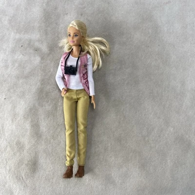 Barbie National Geographic Muñeca Entomóloga con Cámara Botas Conjunto Foto 1 de 4