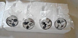 Neu im Karton 4er Set Vintage Mickey Mouse KERAMIK Schubladengriffe Kommode Schrankknöpfe - Bild 1 von 4