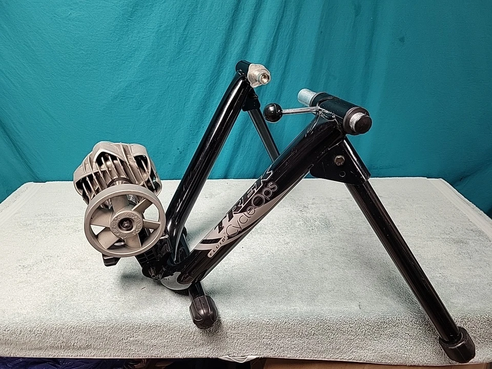 Trek CycleOps Fluid 2 Bike Trainer.  Bearings Wheel Roll Smoothly.  Very Clean. - Image 1 of 4