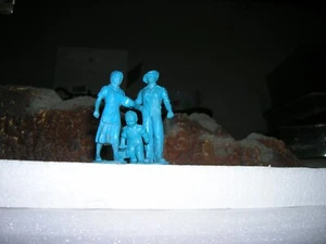 AUBURN RUBBER TOY FARMER & WIFE CHILD 1950'S VINTAGE 1950'S VINYL FAMILY - Picture 1 of 4
