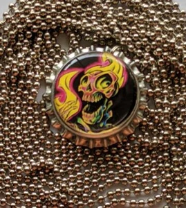 Collar colgante tapa botella calavera - Imagen 1 de 1