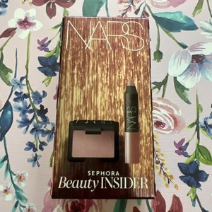 Juego de mini lápices labiales mate rubor y terciopelo NARS Beauty Insider - Imagen 1 de 4