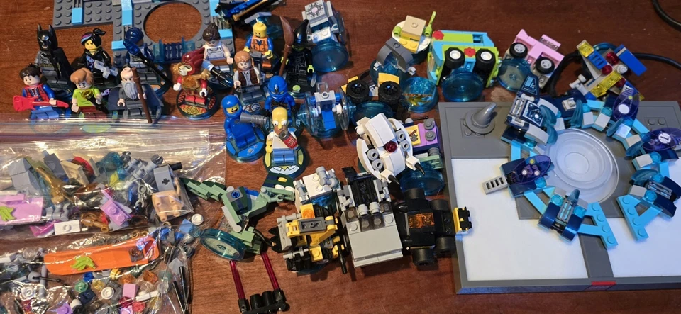 HUGE Lego Dimensions Minifigures Lot Of 30 Figures, Vehicles, Portal, Rare! - Image 1 of 4
