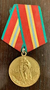 Medalla Russe - 20 Años de La Fino 2eme Guerra Mundial - 1945-1965 (2) - Picture 1 of 2