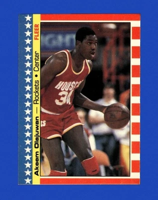 1987-88 Fleer Sticker Set-Break # 3 Hakeem Olajuwon EX-EXCELENTE ESTADO *GMCARDS* - Imagem 1 de 2
