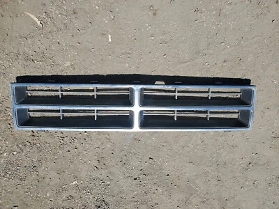 1986-1990 Dodge Ramcharger D100 D150 Pickup Center Grille. Used Ad#9701 — 第 1/4 张图片