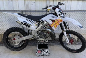 CR125 250 2002-2007 POLISPORT RESTYLE KIT DE GRÁFICOS RETRO BLANCO KIT - Imagen 1 de 3