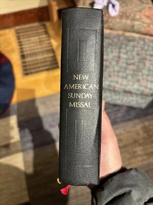 New American Sunday Missal Bernard Benziger 1975 Edition - Picture 1 of 11