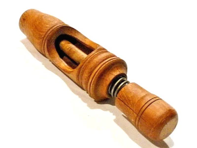 Outil ancien très beau bouche bouteille en bois XXème no 2 - Photo 1/3
