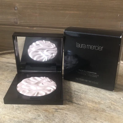 LAURA MERCIER FACE ILLUMINATOR HIGHLIGHTING POWDER, DEVOTION - (0.3 oz./9 g.) - Image 1 of 4
